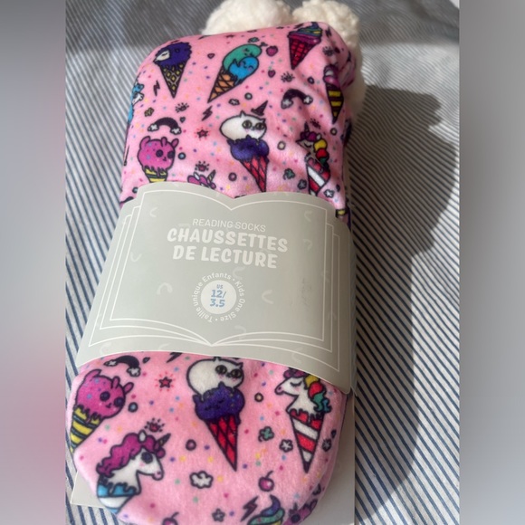 Hi, selling these lovely socks for kids in size US 12. - Picture 6 of 7